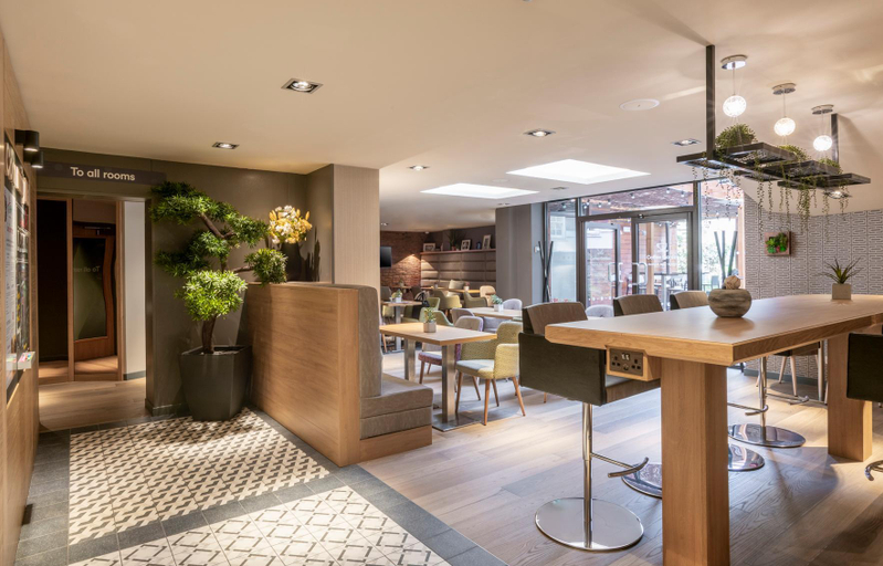 Public Area 2, Point A Liverpool Street, London