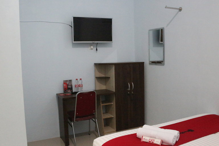 Bedroom 3, RedDoorz Syariah near Suncity Mall Madiun, Madiun