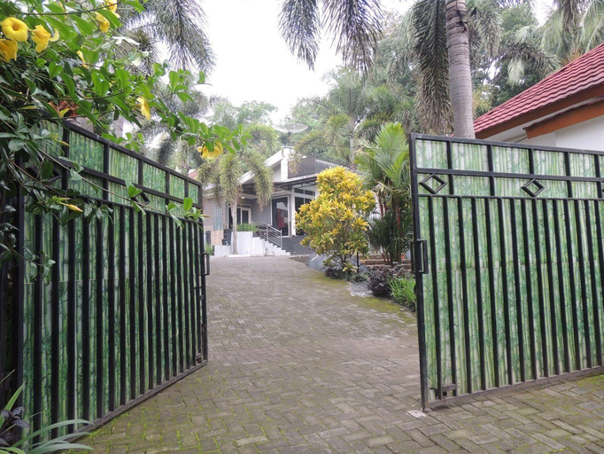 Public Area, Oase van Java, Semarang
