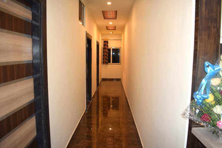 Public Area, Hotel Peradiot, Ahmadabad