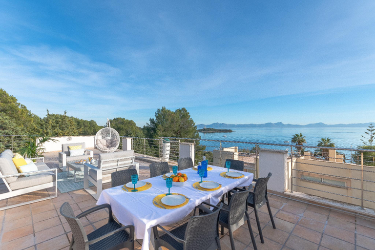 Food & Drinks, Villa Alcanada Lighthouse, Baleares