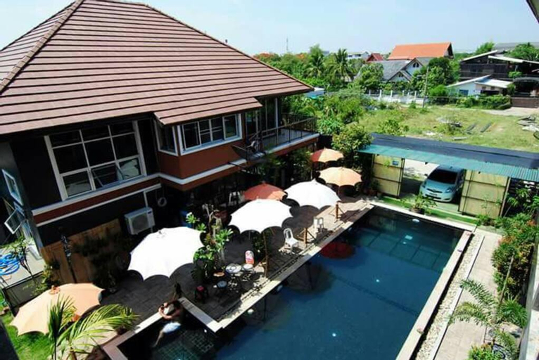 102 Residence - Superior Room & Pool, San Kamphaeng