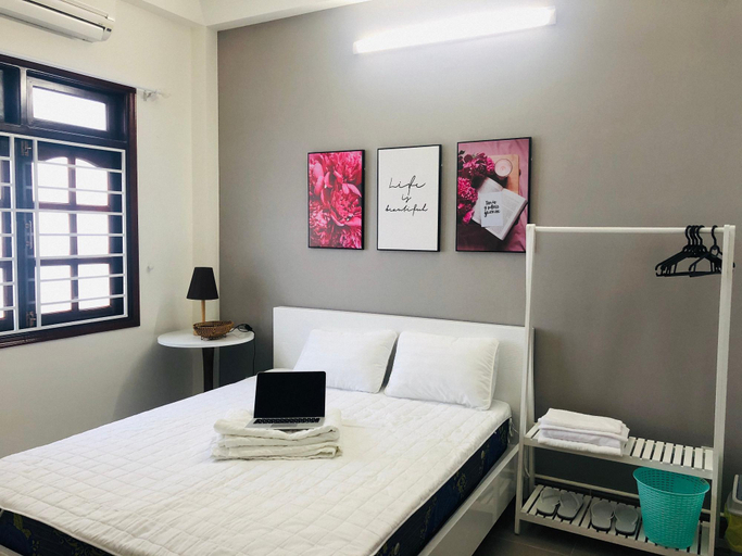 Bedroom, Futuristic Inn, District 1