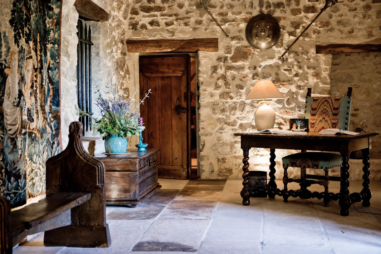 Public Area 4, La Verriere, Vaucluse
