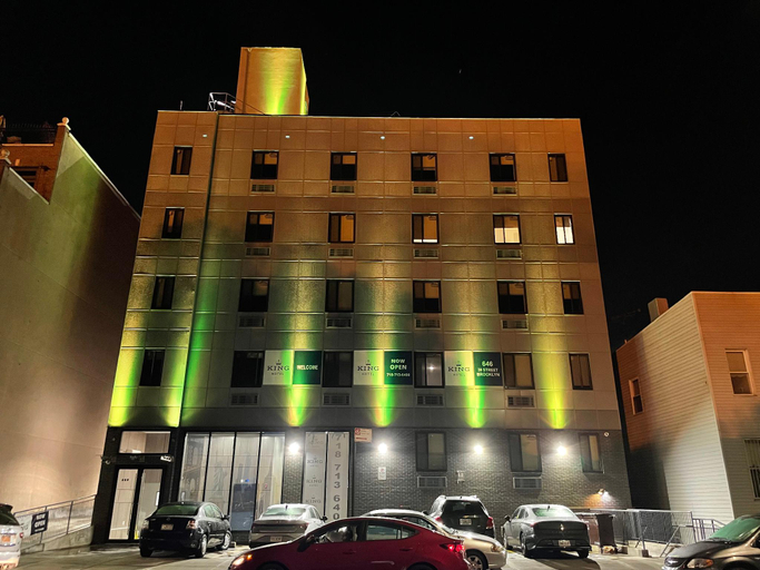 Exterior & Views 2, King Hotel Brooklyn Sunset Park, New York