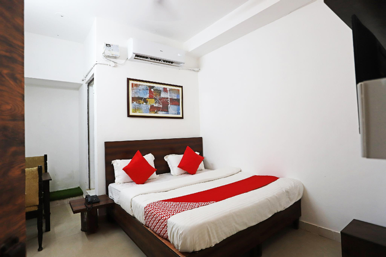 Bedroom 1, OYO 45947 Aravali Residency, Faridabad