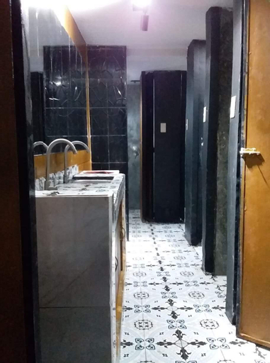 Capsule in Makati-Airconditioned, near Ayala, RCBC, Makati City