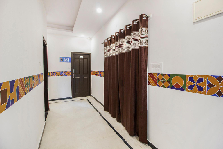 Public Area 3, Fabhotel Crown Suites, Bangalore
