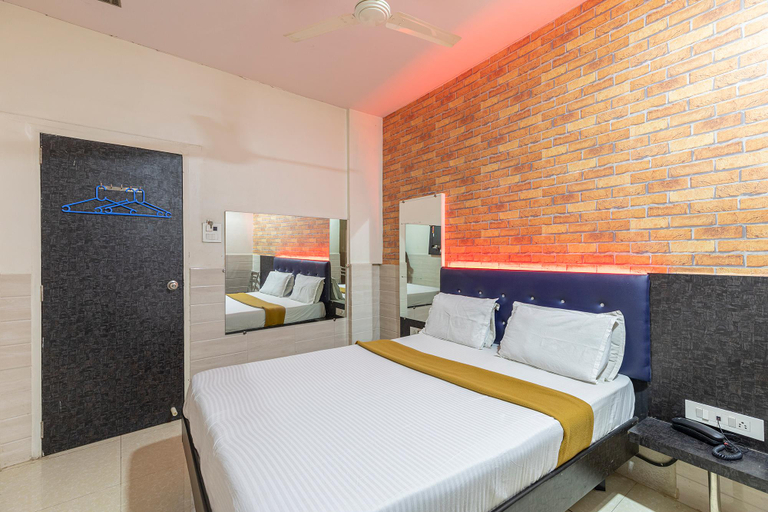 2, Hotel Amrapali Lodging and Boarding, Thane