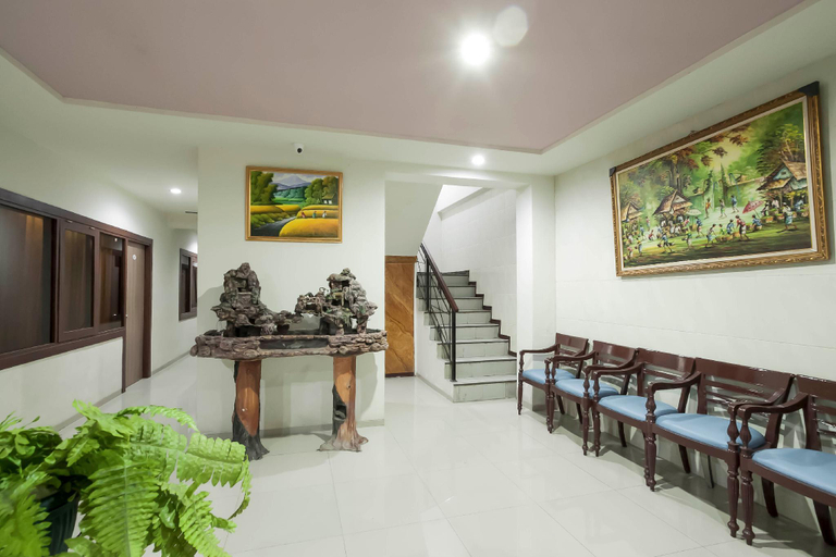 Public Area 3, RedDoorz @ Panglima Sudirman Surabaya, Surabaya