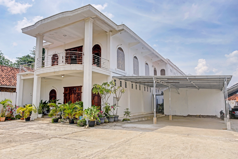 Exterior & Views 2, OYO 90585 Saka Ganta Guest House, Way Kanan