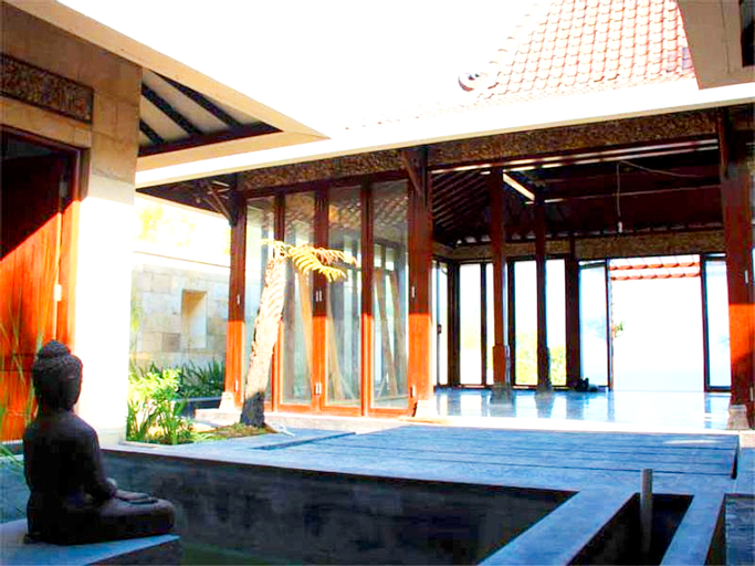 Public Area 9