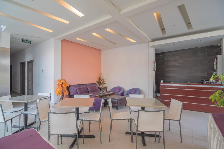Public Area 4, RedDoorz Plus near Undip Pleburan, Semarang