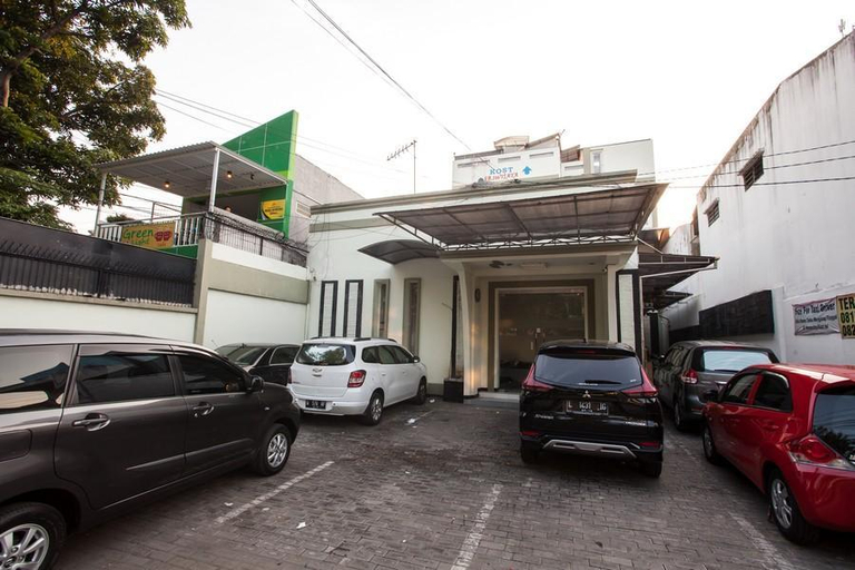 Public Area 4, RedDoorz Syariah near Taman Bungkul (tutup permanen), Surabaya
