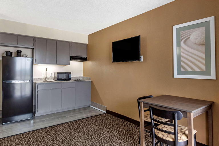 Bedroom 3, Quality Inn & Suites Spring Lake, Cumberland