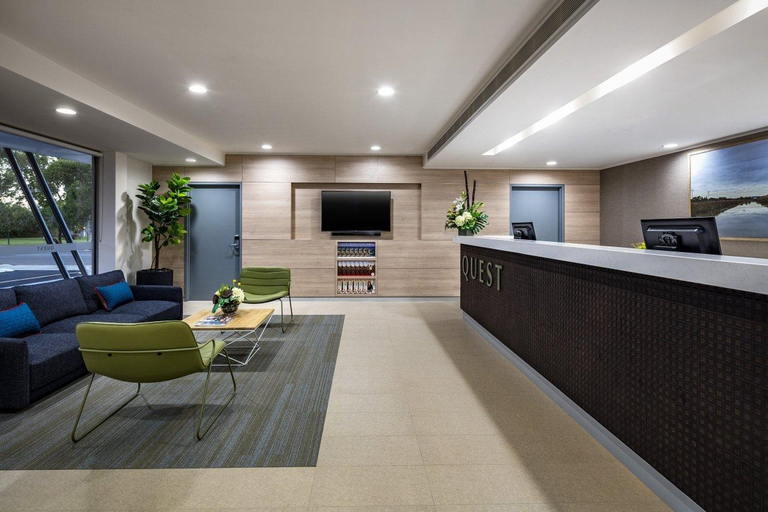 Public Area 4, Quest Griffith, Griffith