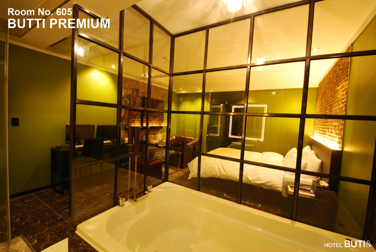 Bathroom 4, BUTI, Gyeyang
