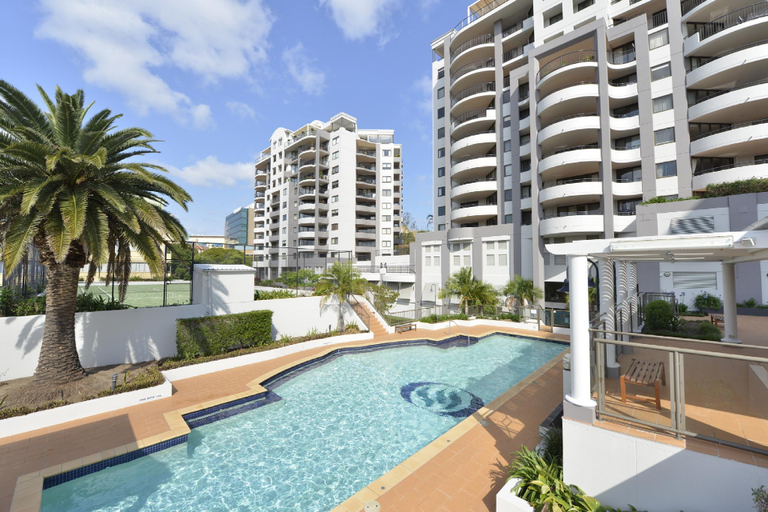Sport & Beauty 2, The Oasis Apartments, Toowong