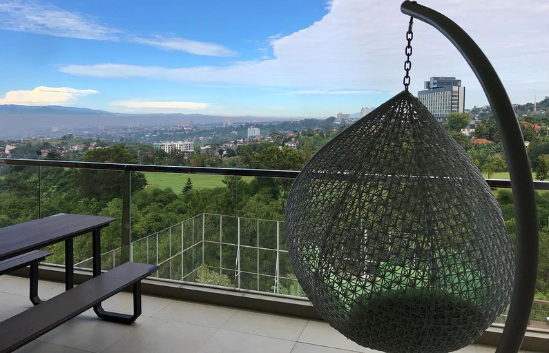 Exterior & Views 7