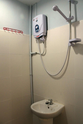 Bathroom 4, Hotel Victoria, Kota Kinabalu