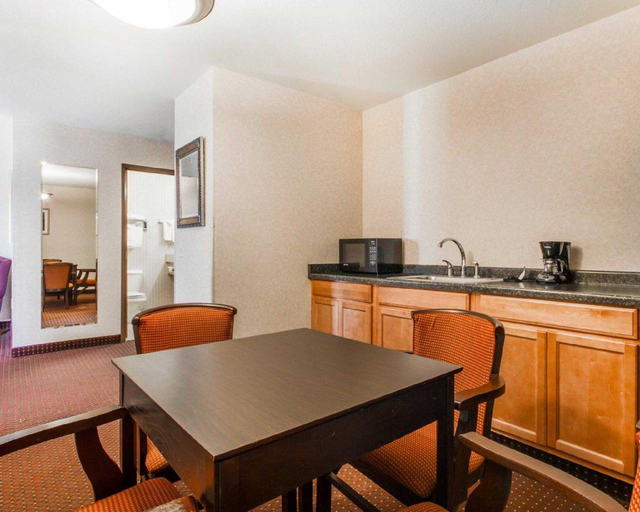 Others 5, Comfort Inn & Suites Madison North, Dane
