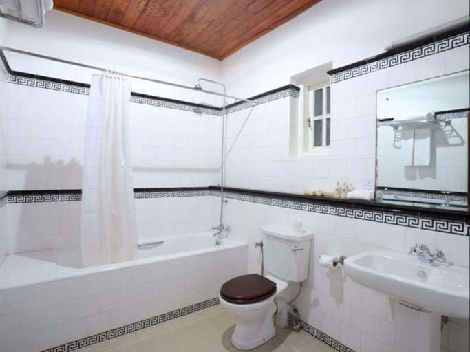 Bathroom 3, The Sanctuary at Tissawewa-Colonial Hotel, N. Palatha Central