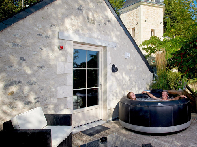 Exterior & Views 2, Logis Hotel Troglododo, Indre-et-Loire