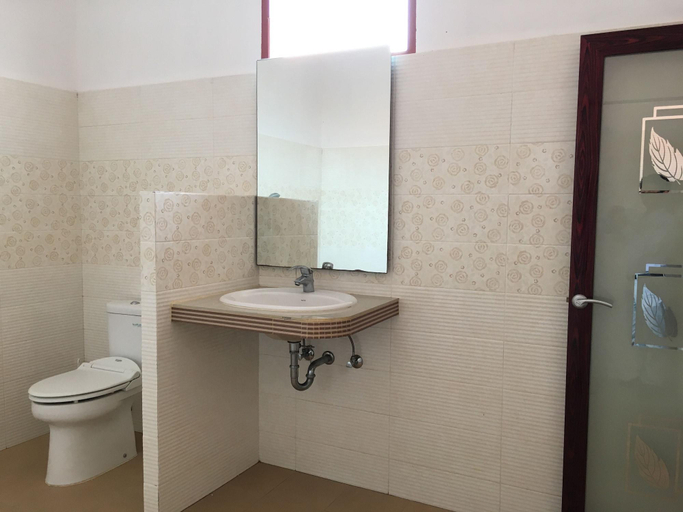 Bathroom 4, Pondok Hasan, Badung