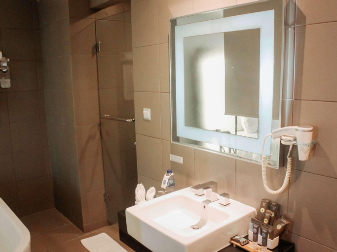 Bathroom 27