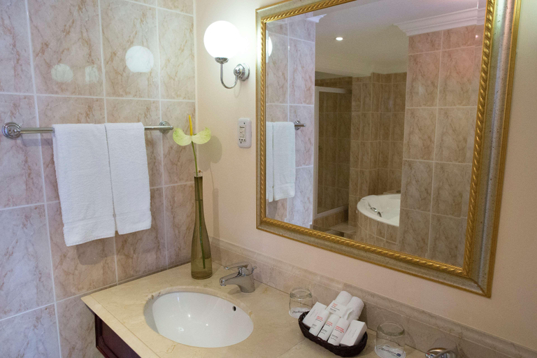 Bathroom 5, Radisson Blu Le Vendome Hotel, Cape Town, City of Cape Town