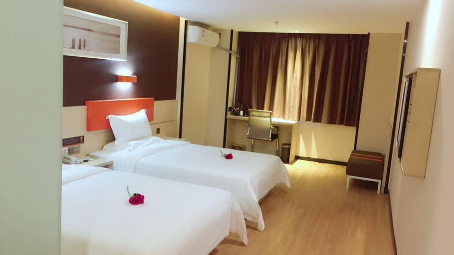 Bedroom 3, 7Days Premium Shenzhen Songgang Yanchuan Branch, Shenzhen