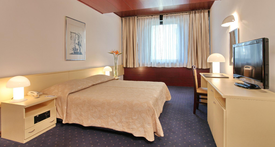 Bedroom, Slavija Lux Hotel, Belgrade