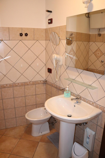 Bathroom 4, B&B La Fonte, L'Aquila