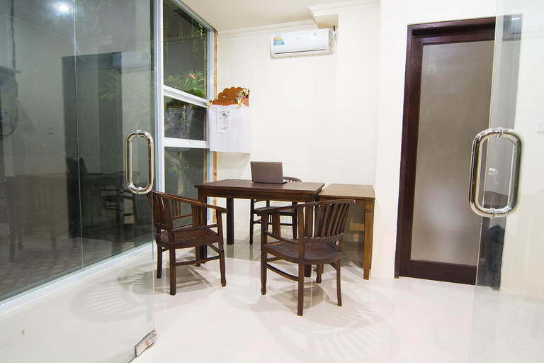 Public Area 2, Gria Manik Batubelig Hotel, Badung