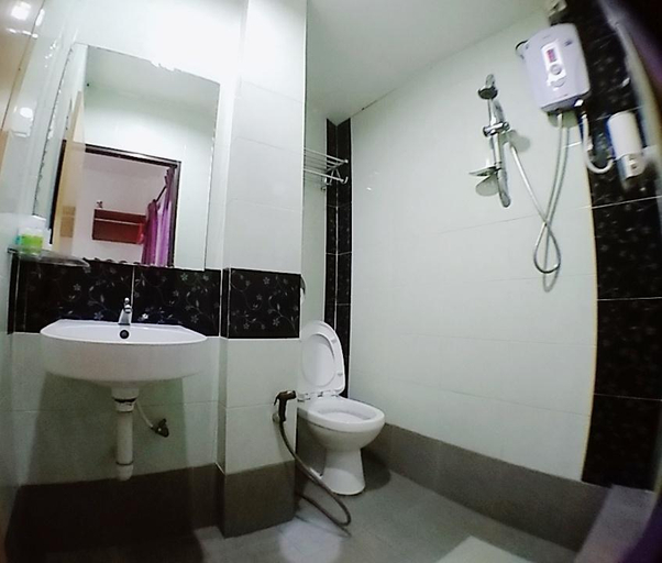 Bathroom 5, Sunlight Suite Sdn Bhd, Cameron Highlands