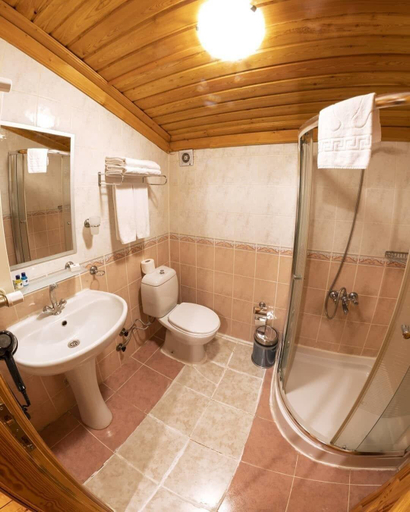 Bathroom 4, Birun Kumbet Dag Evi, Dereli