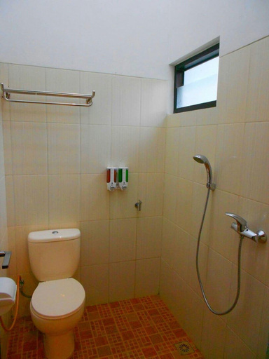 Bathroom, Villa Batu 2 kamar 5 dekat Museum Angkut, Malang
