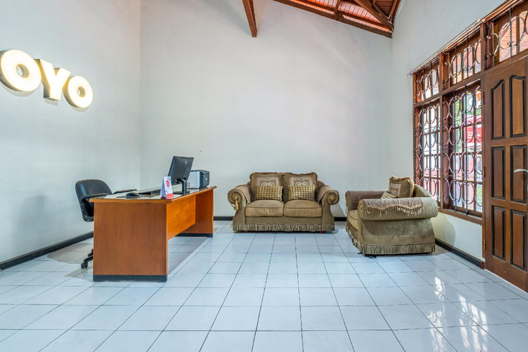 Public Area 3, OYO Collection O 1032 Rahayu Residence Syariah, Cirebon