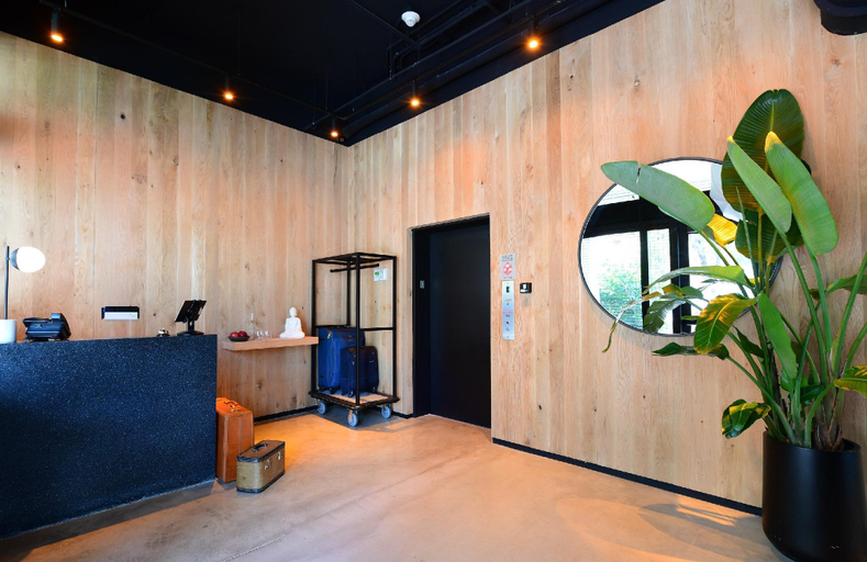Public Area 3, Urbanica Euclid Hotel, Miami-Dade
