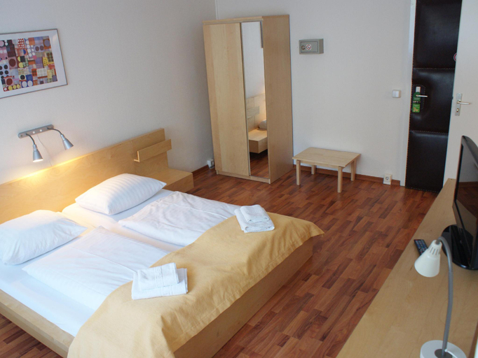 Bedroom 3, Hotel Arena Rooms - Berlin Mitte, Berlin