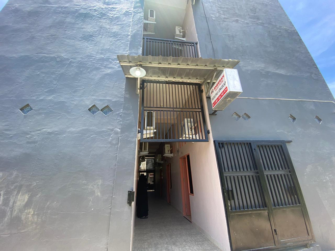 Exterior & Views 3, OYO 90111 Almeerah Homestay Syariah, Makassar