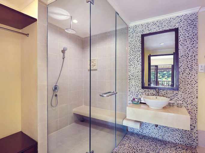 Bathroom 8