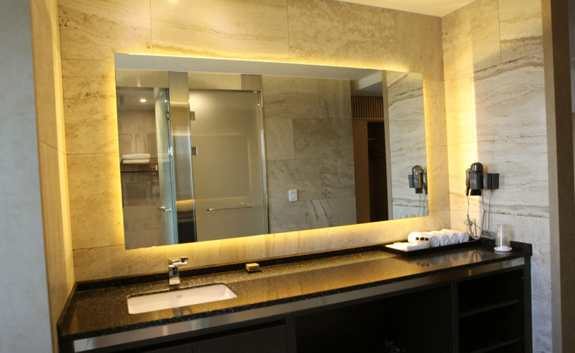 Bathroom 4, Jinju Dongbang Tourist Hotel, Jinju