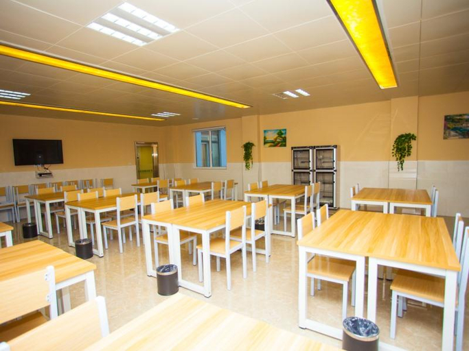 Food & Drinks 2, GreenTree Inn XuZhou Feng County LiuBang Plaza Exp, Xuzhou