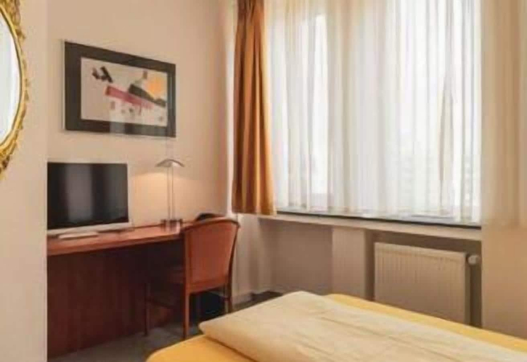 Bedroom 5, Parkhotel Friedrichstraße, Gießen