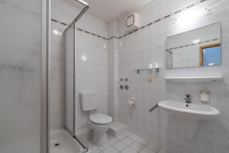 Bathroom 3, Königslinie, Vorpommern-Rügen
