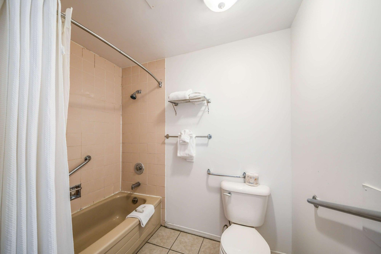 Bathroom 4, VRGE Revelstoke, Columbia-Shuswap