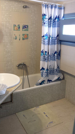 Bathroom 3, Zach's house, Central Macedonia