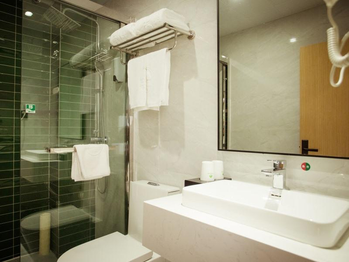 Bathroom 3, GreenTree Inn Nantong Development Zone Country Gar, Nantong