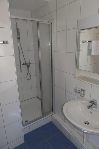 Bathroom 4, Hotel Franziskaner, Plessur
